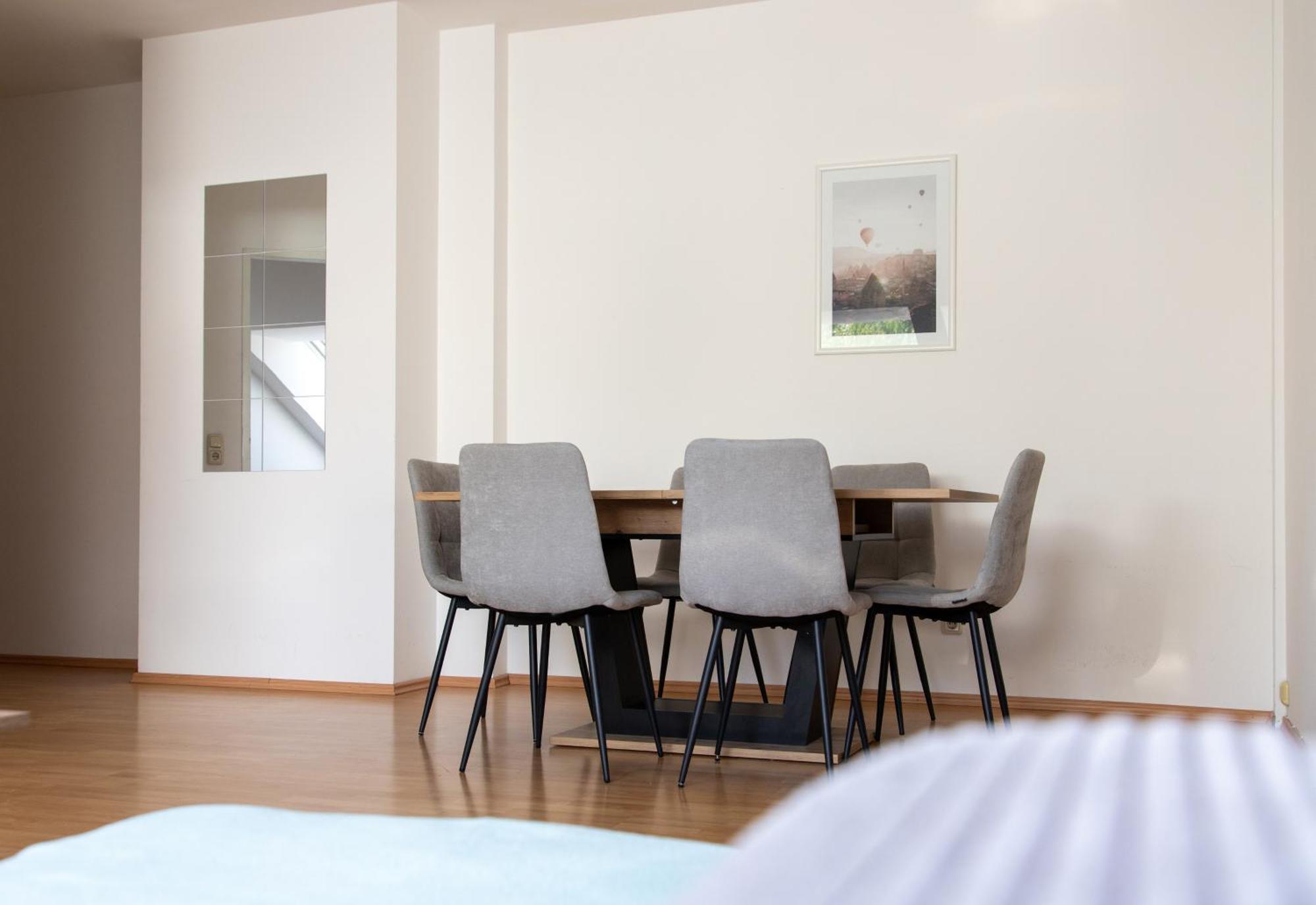 Schoene Wohnung Mit Parkplatz Im Zentrum Von Linz Dış mekan fotoğraf