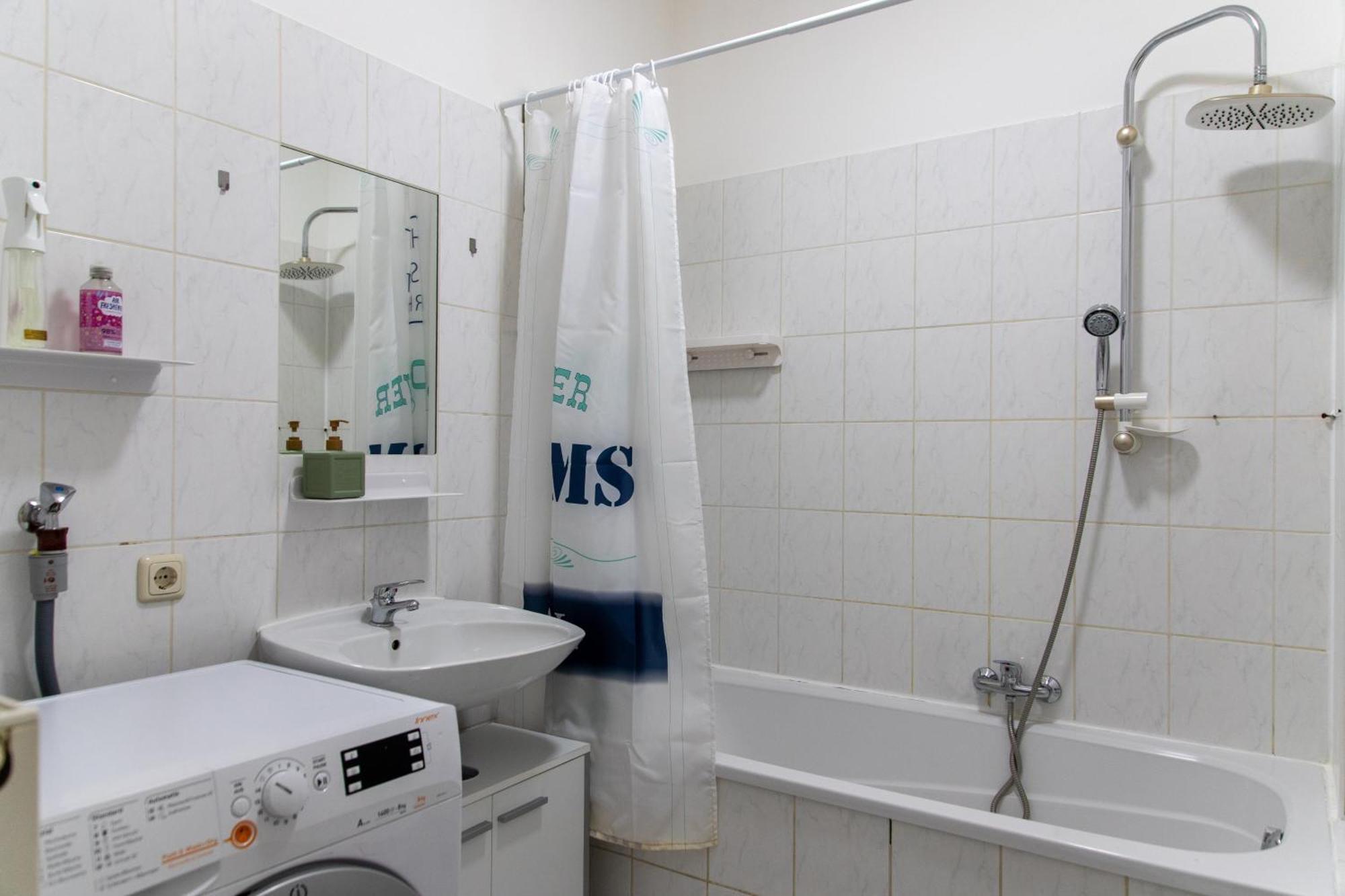 Schoene Wohnung Mit Parkplatz Im Zentrum Von Linz Dış mekan fotoğraf